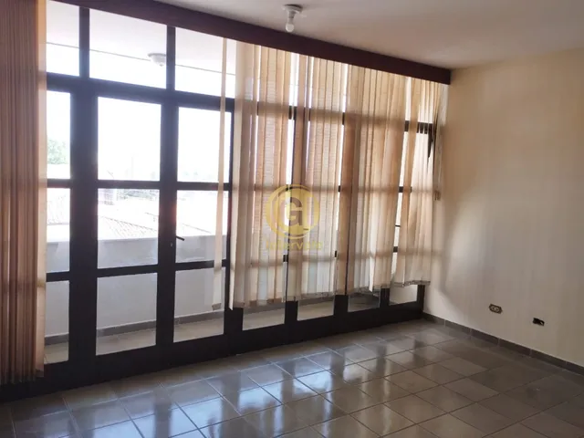 Imagem 10: Casa à venda no Centro de Jacareí-SP: 5 quartos, 3 suítes, 300m². Conforto