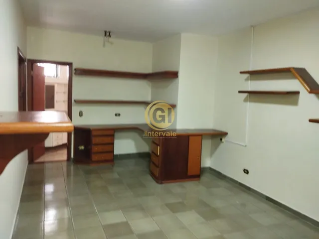 Imagem 9: Casa à venda no Centro de Jacareí-SP: 5 quartos, 3 suítes, 300m². Conforto