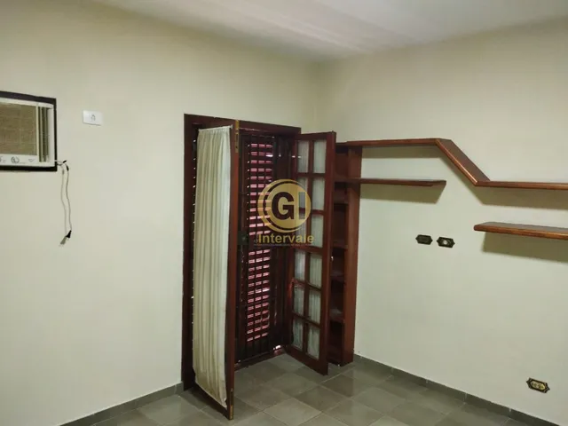 Imagem 8: Casa à venda no Centro de Jacareí-SP: 5 quartos, 3 suítes, 300m². Conforto