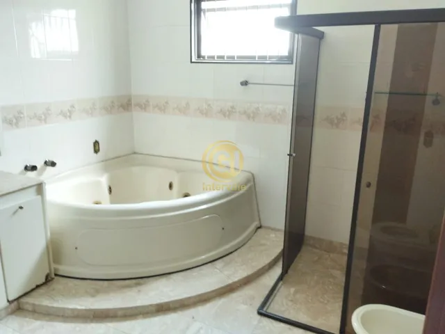 Imagem 11: Casa à venda no Centro de Jacareí-SP: 5 quartos, 3 suítes, 300m². Conforto