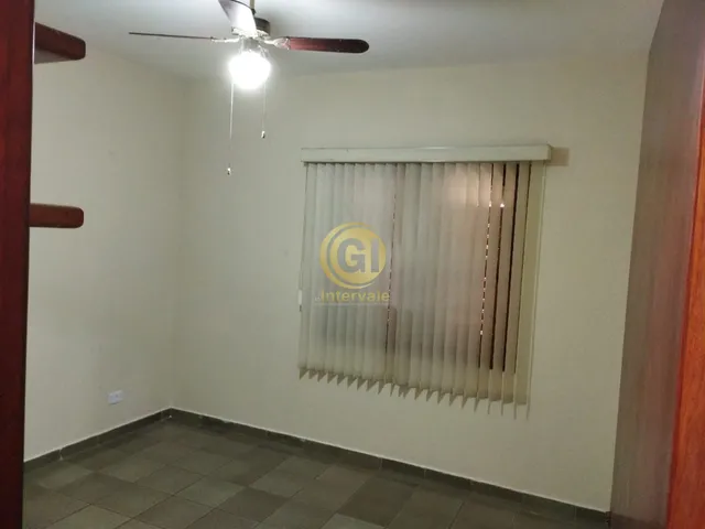 Imagem 7: Casa à venda no Centro de Jacareí-SP: 5 quartos, 3 suítes, 300m². Conforto