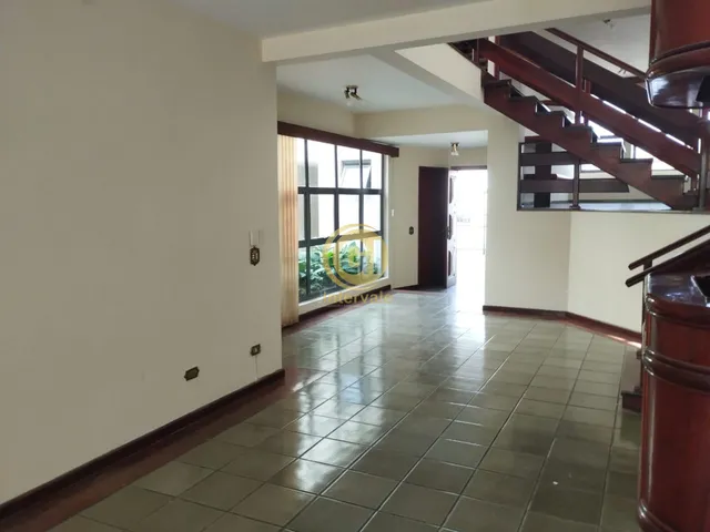 Imagem 16: Casa à venda no Centro de Jacareí-SP: 5 quartos, 3 suítes, 300m². Conforto