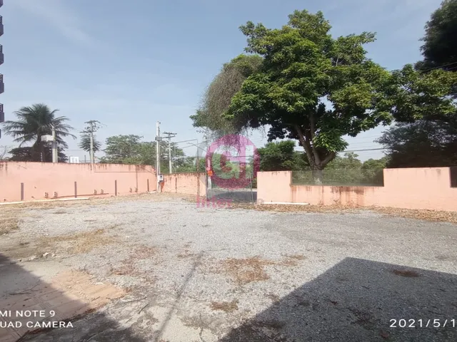 Imagem: A loja possui 2 Banheiros, 10 Vagas na garagem, 286m² de