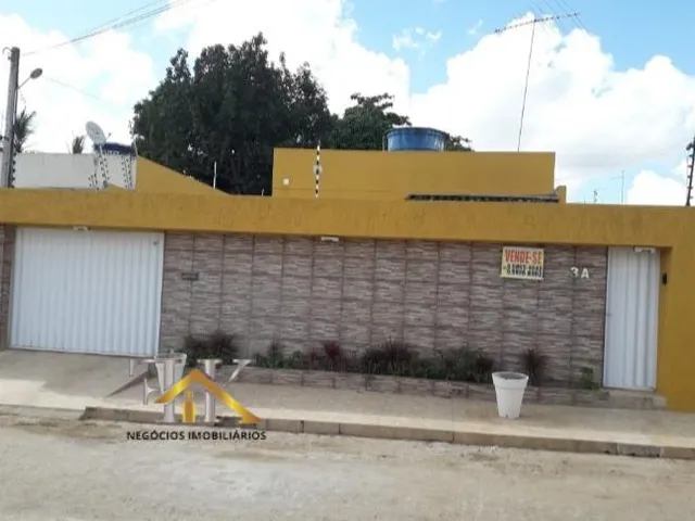 Imagem 2: Casa Espaçosa com Piscina e Lazer em Carpina