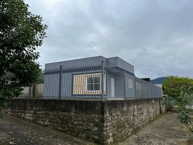 Imagem: Casa com 3 Dormitorio(S) Localizado(A) no