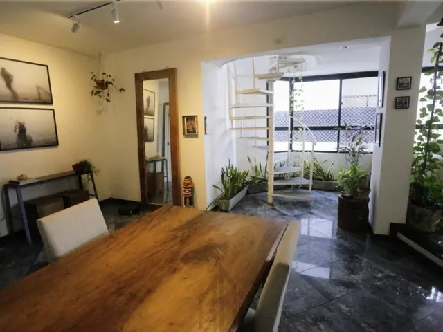 Imagem: Apartamento cobertura medindo 240 m², dividido