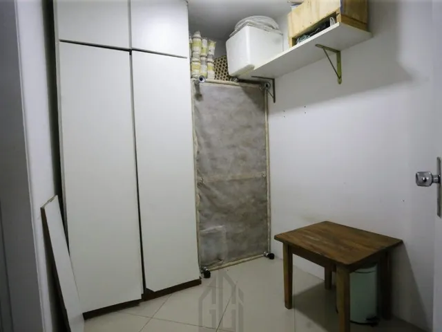 Imagem 5: Apartamento cobertura medindo 240 m², dividido em 4 quartos, duas...