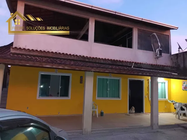 Imagem: A casa possui 2 Dormitórios, 1 Suíte, 3 Banheiros, 2