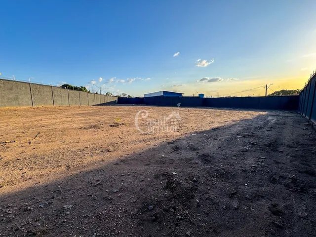 Imagem: Terreno de 3.276m² próximo Av. Pedro Neiva