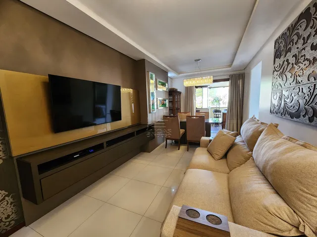 Imagem: O apartamento possui 5 Dormitórios, 1 Suíte, 2 Banheiros,