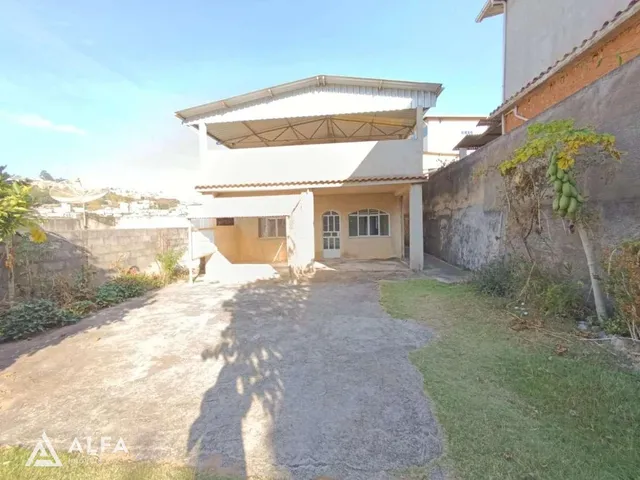 Imagem: Casa com 3 Quartos, para Locação em Barbacena