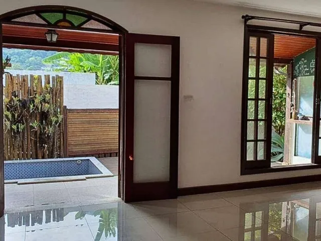 Imagem: A casa em condomínio possui 4 Dormitórios, 1 Suíte, 3