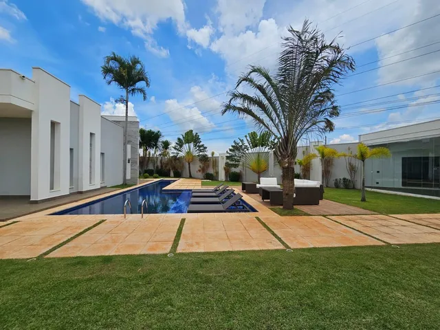 Imagem: Casa de Luxo em Condomínio À Venda em