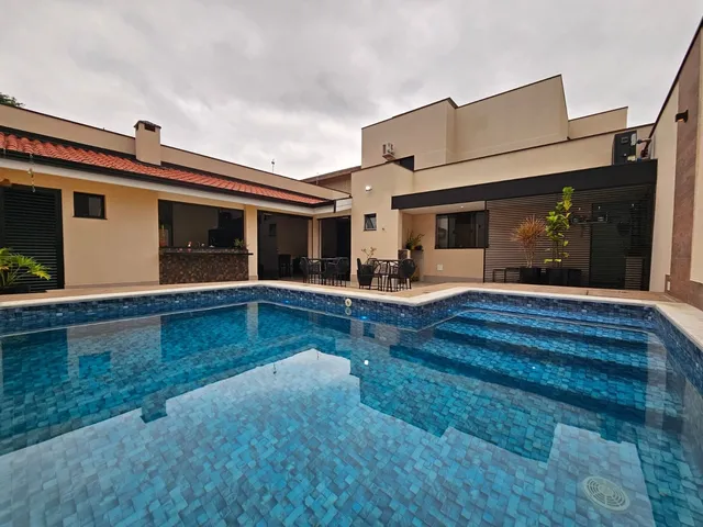 Imagem: Casa de Luxo em Condomínio À Venda em