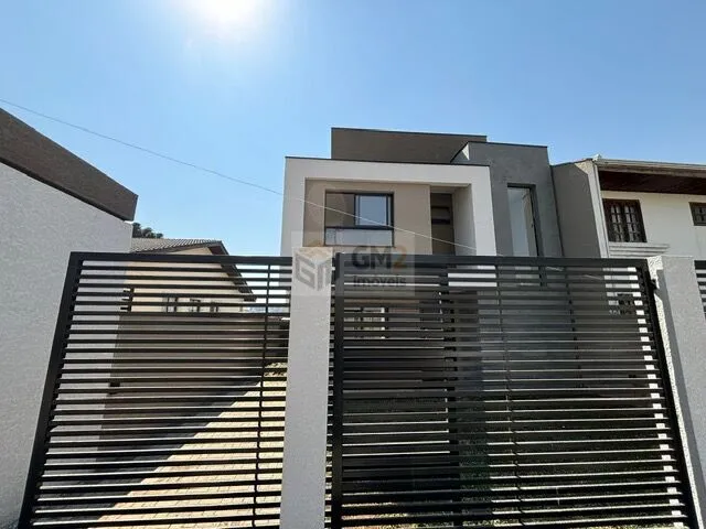 Imagem: Sobrado em Santa Cândida, Curitiba/PR