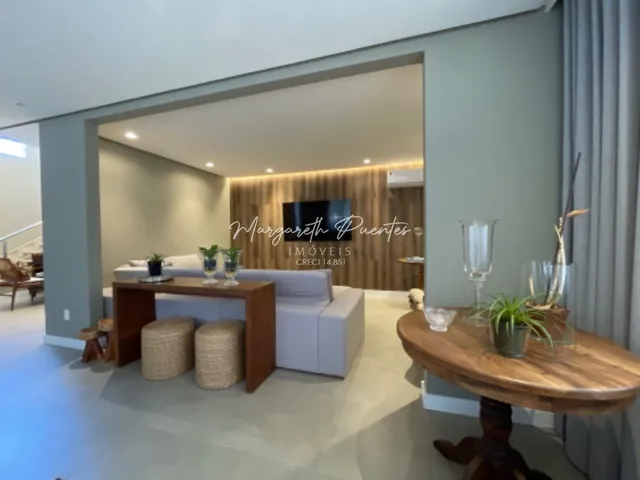 Imagem 14: Casa belíssima à venda, nascente, reformada, 4 suítes sendo a master bem ampla, em