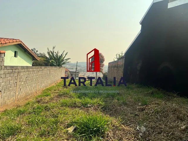 Imagem: O terreno possui 234m² de Área Privada e está localizado