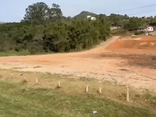 Imagem 7: Terreno industrial a venda em São José, SC, compactado, junto a BR101 e toda
