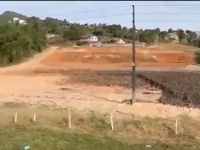 Imagem 4: Terreno industrial a venda em São José, SC, compactado, junto a BR101 e toda