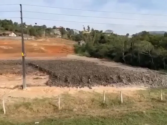 Imagem 11: Terreno industrial a venda em São José, SC, compactado, junto a BR101 e toda