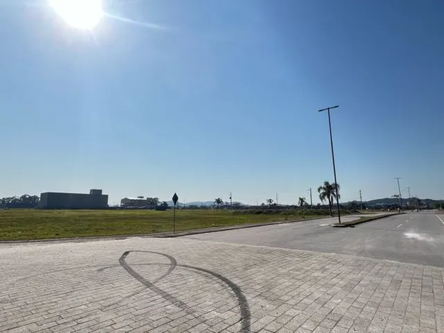 Imagem 1: Terrenos Industriais à venda em São José, SC, em Loteamento com total infraestrutura