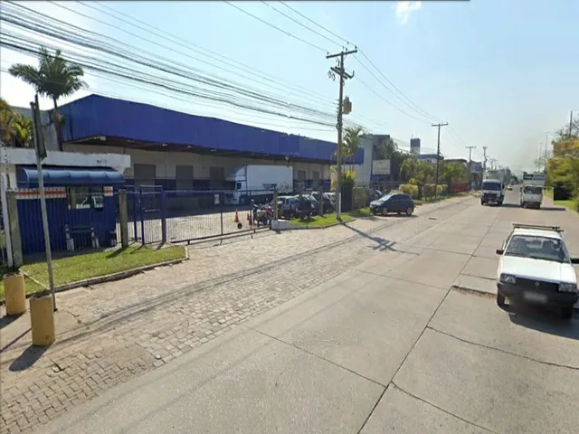 Imagem 2: Galpão logístico para alugar em Porto Alegre, RS, bairro Porto Seco, com docas