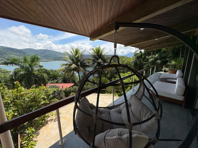 Imagem: Casa com Vista Mar em Condomínio À Venda