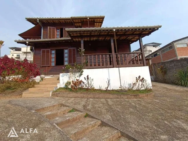 Imagem: Casa de Alto Padrão com 2 Suítes, Closet