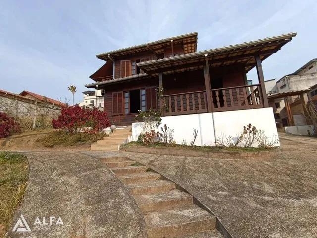 Imagem 4: Casa de Alto Padrão com 2 Suítes, Closet e Cozinha Gourmet