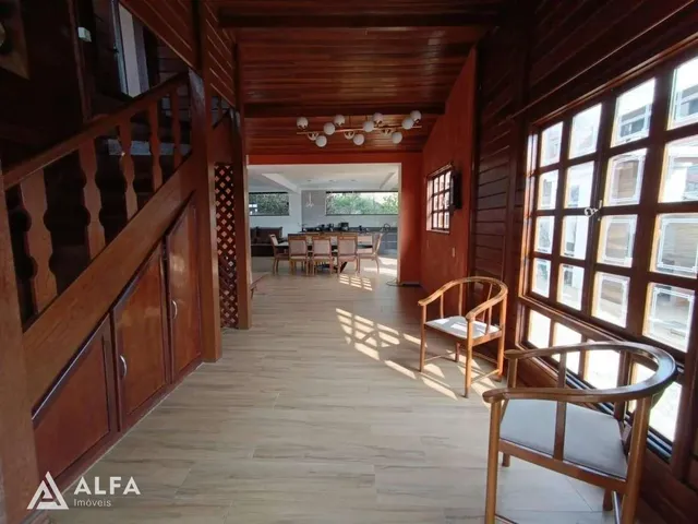 Imagem 6: Casa de Alto Padrão com 2 Suítes, Closet e Cozinha Gourmet