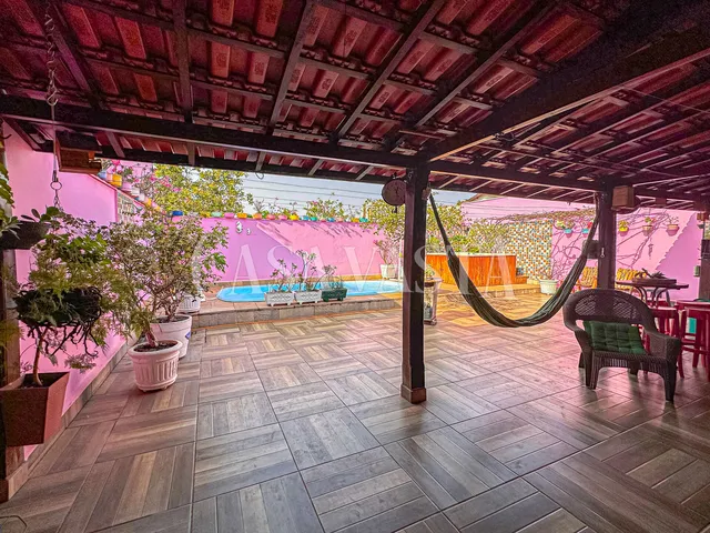 Imagem: Casa com Hidromassagem a Poucos Minutos