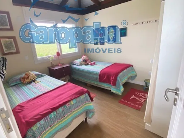 Imagem 10: Venda ou aluguel por temporada Casa em Condomínio de Luxo em Garopaba-SC, Centro 5
