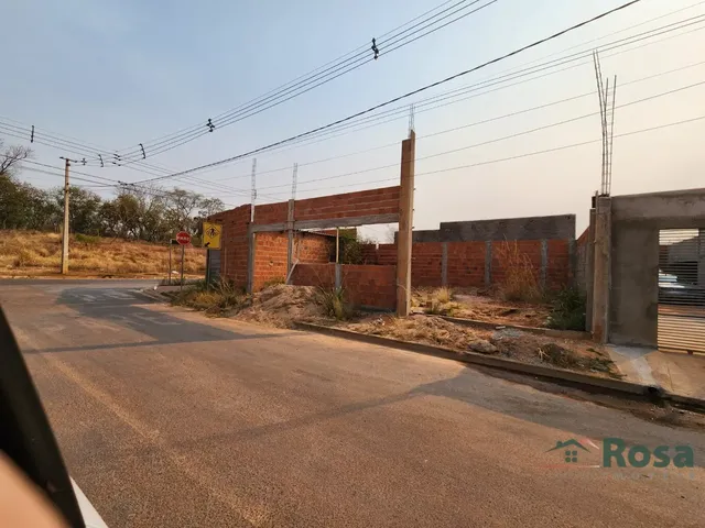 Imagem 9: Casa e salão comercial em construção