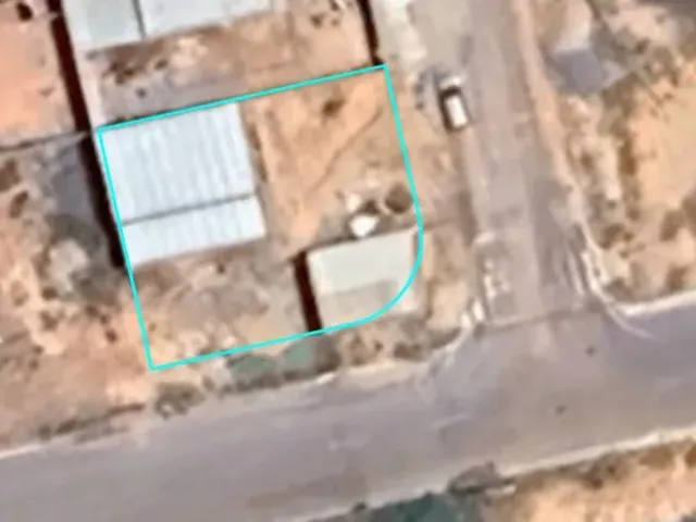 Imagem 12: Casa e salão comercial em construção