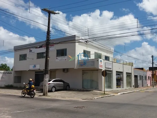 Imagem: Prédio no centro de Parnamirim - Ponto