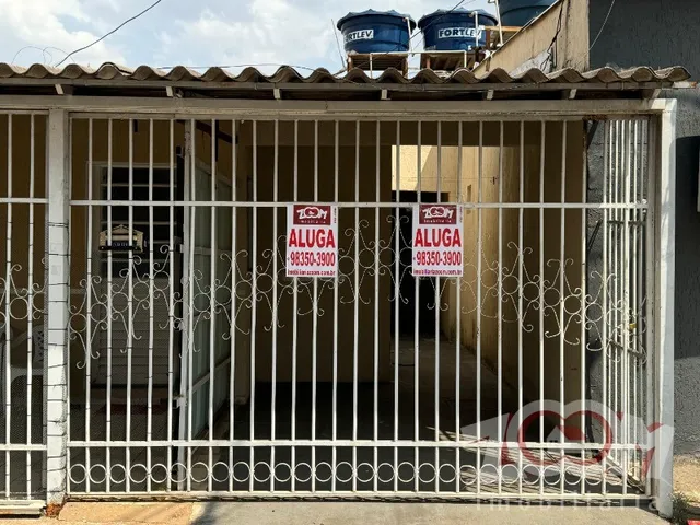Imagem 1: Qr 02 Conjunto B Casa 66 de Fundos Entrada Lateral com Garagem - Candangolandia - Otimo Lo