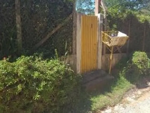 Imagem: A chácara possui 3 Dormitórios, 1 Suíte, 4 Banheiros, 10