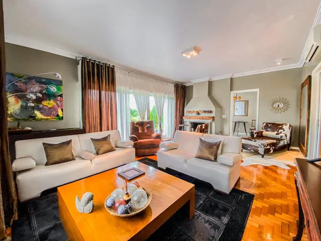 Imagem 9: Casa com 4 Suítes