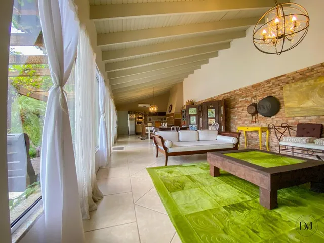 Imagem 8: Casa com 4 Suítes
