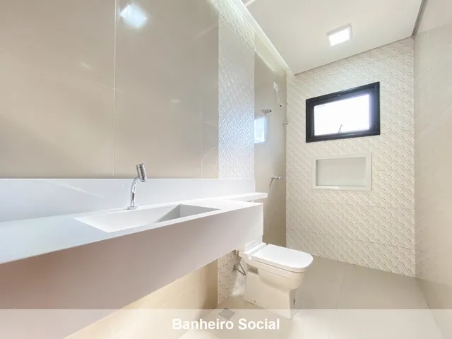 Imagem 12: Casa com Suíte com Closet e Espaço para Construção de Piscina