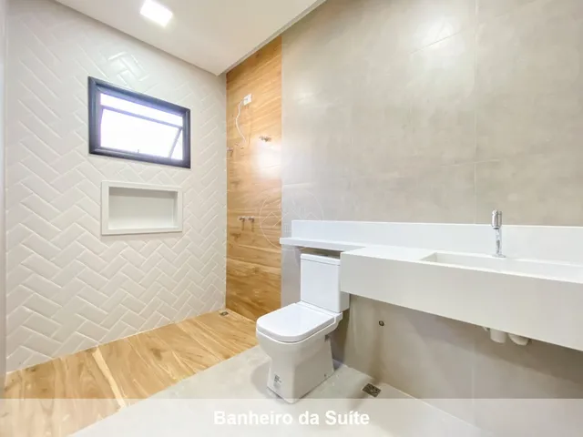 Imagem 16: Casa com Suíte com Closet e Espaço para Construção de Piscina