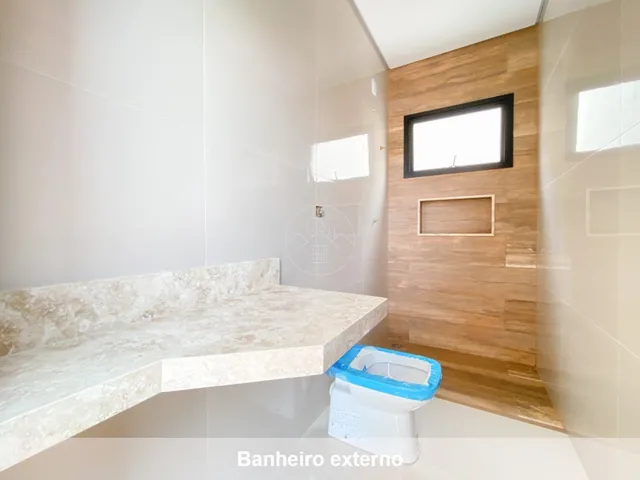 Imagem 2: Sobrado com Piscina e Móveis Planejados