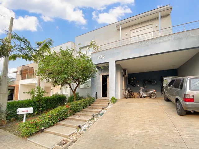 Imagem: Sobrado com Suíte com Closet e Piscina