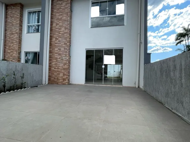 Imagem: Amplo Sobrado Geminado