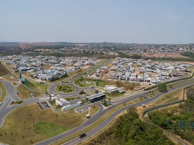 Imagem 3: Sobrado em Condomínio com 4 quarto(s) sendo 2 Suítes, no FLORAIS DO VALLE próximo do