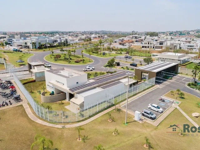 Imagem 2: Sobrado em Condomínio com 4 quarto(s) sendo 2 Suítes, no FLORAIS DO VALLE próximo do