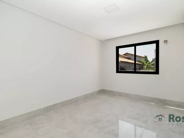 Imagem 12: Sobrado em Condomínio com 4 quarto(s) sendo 2 Suítes, no FLORAIS DO VALLE próximo do