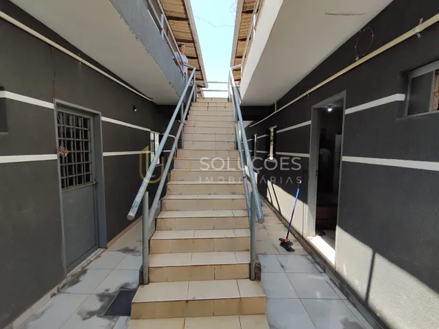 Imagem: Prédio c/ 7 Kitnets, Possível Rentabilidade
