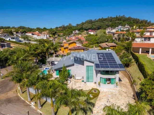 Imagem: Imponente Casa de Condomínio À Venda em