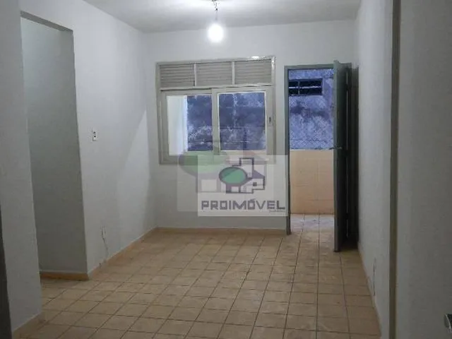 Imagem: O apartamento possui 2 Dormitórios, 1 Banheiro, 1 Vaga na
